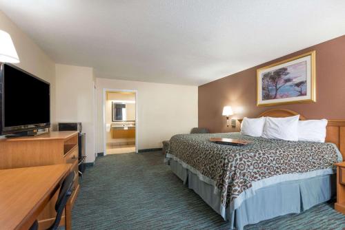 Days Inn by Wyndham New Braunfels - image 3