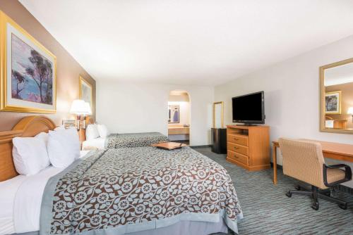 Days Inn by Wyndham New Braunfels - image 4