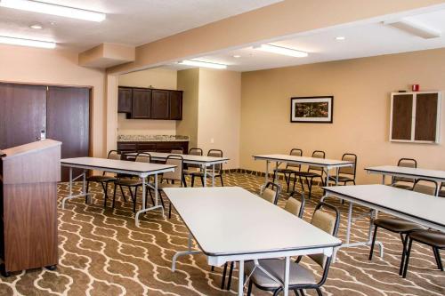 Comfort Suites New Braunfels - image 2