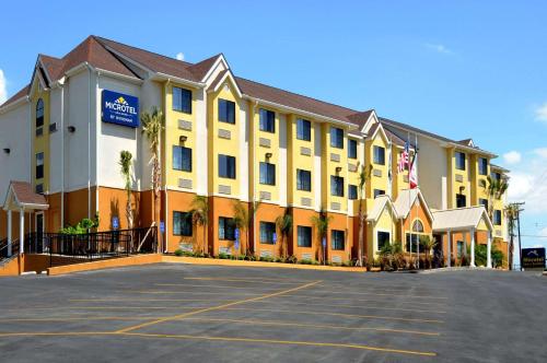 Microtel Inn & Suites by Wyndham New Braunfels I-35 - main image