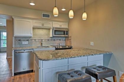 Updated Comal River Condo 1 Mi to Schlitterbahn! - image 5