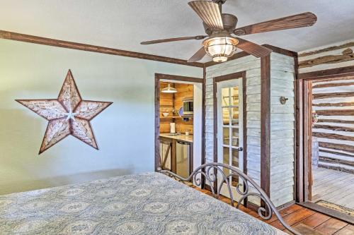 Gruene Cabin - Pet Friendly New Braunfels Studio - main image