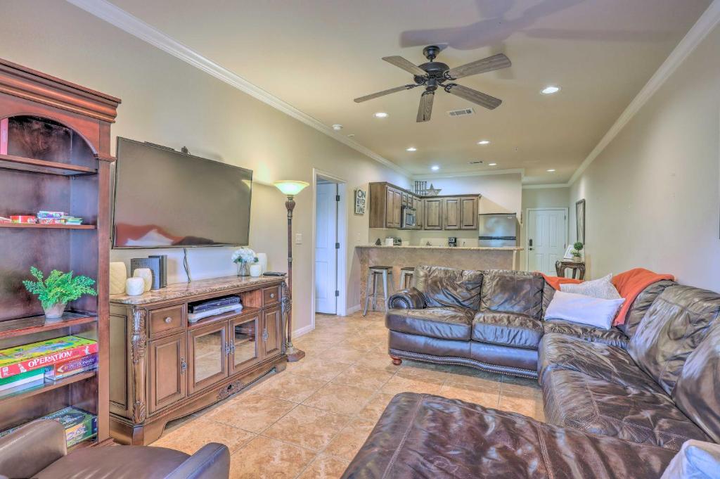 Quaint New Braunfels Condo with Community Pool! - image 4