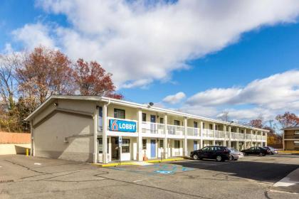 Motel 6 New Brunswick - image 1