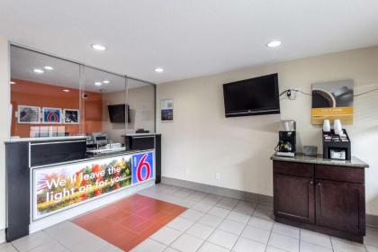 Motel 6 New Brunswick - image 8