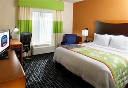 Fairfield Inn and Suites New Buffalo - image 2