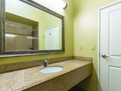 La Quinta by Wyndham Houston New Caney - image 11