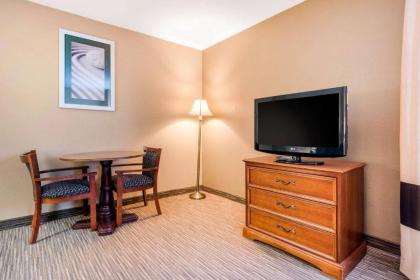 Quality Inn New Castle - image 11