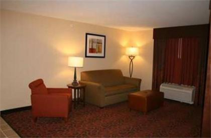 Hampton Inn & Suites New Castle PA - image 11