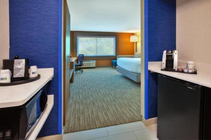 Holiday Inn Express & Suites New Castle an IHG Hotel - image 15