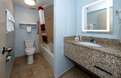 Red Roof Inn & Suites Wilmington – New Castle - image 6