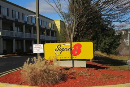 Super 8 by Wyndham New Cumberland