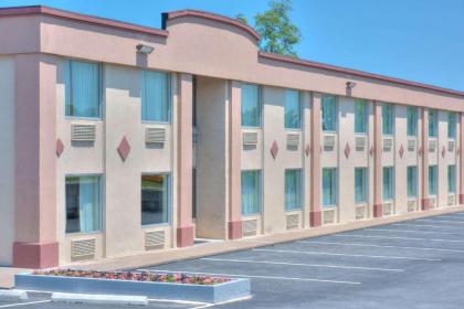 Express Inn Harrisburg South New Cumberland - image 1