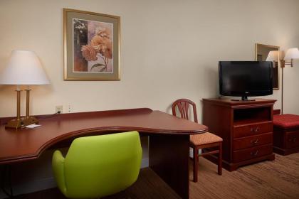 Hampton Inn Shrewsbury - image 2