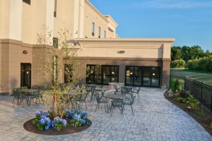 Hampton Inn and Suites New Hartford/Utica - image 12