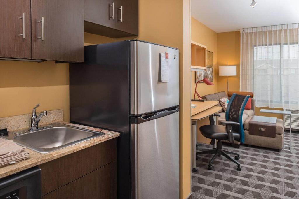 TownePlace Suites by Marriott New Hartford - image 3