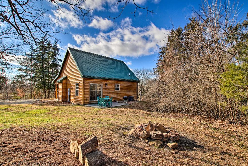 Updated Rural Retreat in New Haven Near Vineyards! - image 5