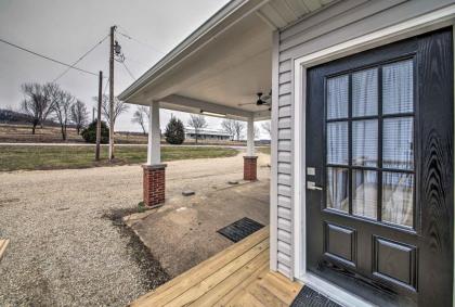 Lakefront Studio Guest Home on Hermann Wine Trail! - image 3