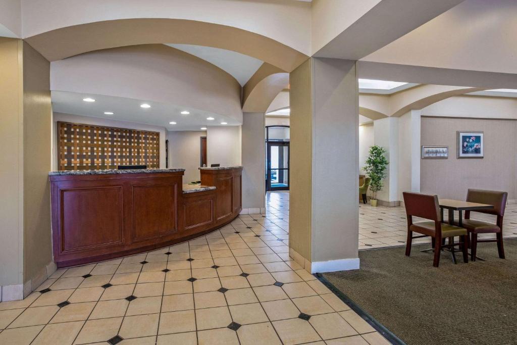 La Quinta by Wyndham New Haven - image 7