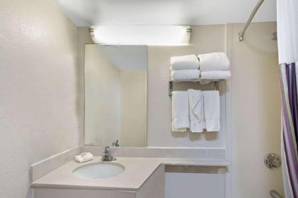 La Quinta by Wyndham New Haven - image 12