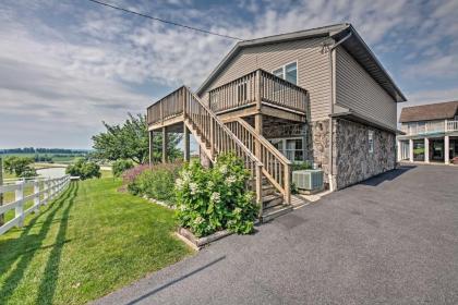 Hilltop Scenic View Lodging in New Holland! - image 12