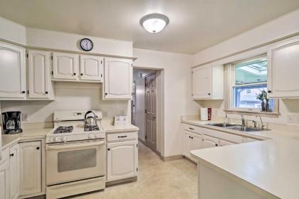 Family Home with WiFi 14mi to Dutch Wonderland! - image 11