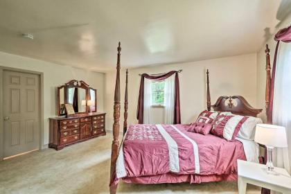 Family Home with WiFi 14mi to Dutch Wonderland! - image 5