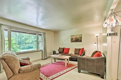 Family Home with WiFi 14mi to Dutch Wonderland! - image 8