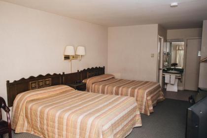 Country Squire Motor Inn - image 3