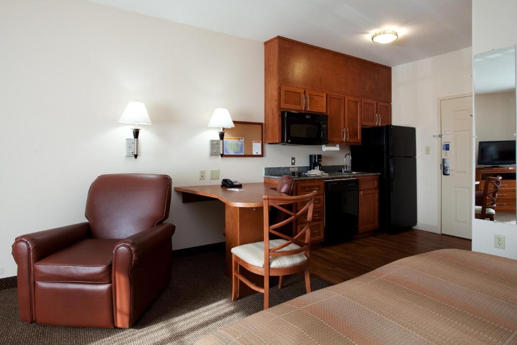 Candlewood Suites New Iberia an IHG Hotel - image 3