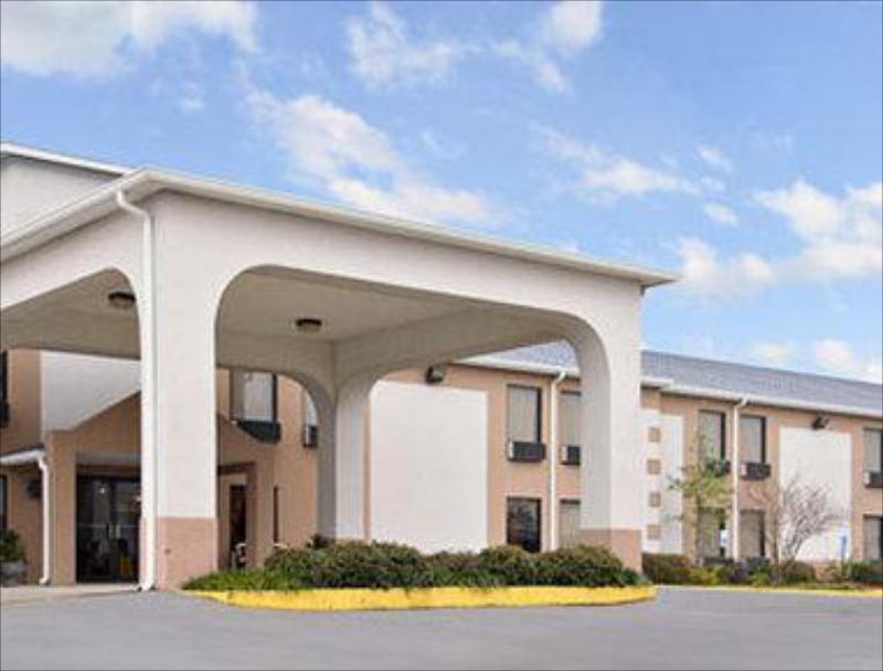 Days Inn & Suites by Wyndham New Iberia - image 2