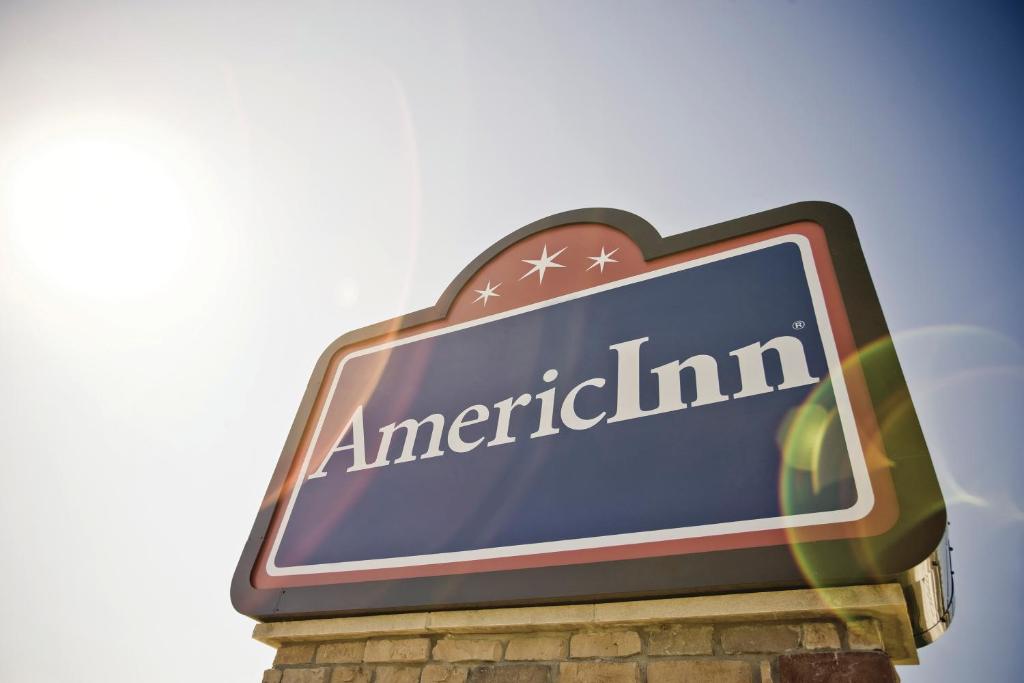 AmericInn by Wyndham New Lisbon - image 4