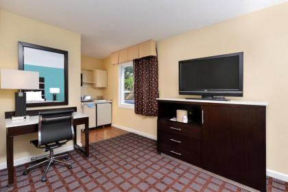 America Best Value Inn New London - image 10