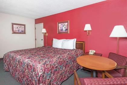 Days Inn by Wyndham New Market - image 5