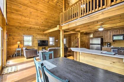 Comfortable Log Home about 4 Miles to Shenandoah River - image 7