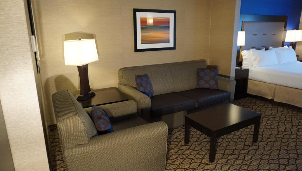 Holiday Inn Express & Suites Gibson an IHG Hotel - image 6