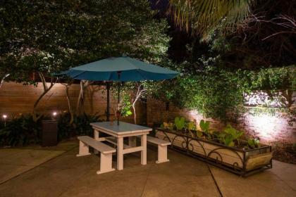 4 BR - Sleeps 8! Best location next to Bourbon Street! - image 5