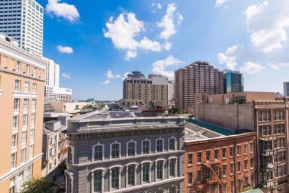 Beautiful Condos Steps from French Quarter and Bourbon St - image 2