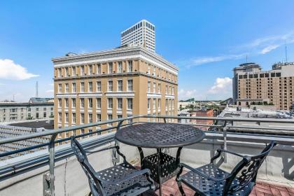 Beautiful Condos Steps from French Quarter and Bourbon St - image 5