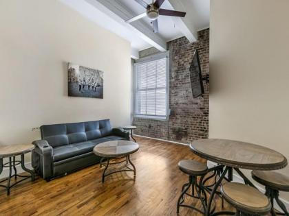 Gorgeous Condos Steps from French Quarter and Harrahs St.