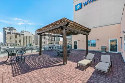 Gorgeous Condos Steps from French Quarter and Harrah’s St. - image 5