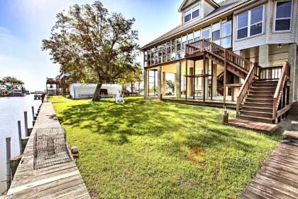 Reelin and Dealin New Orleans Waterfront Home