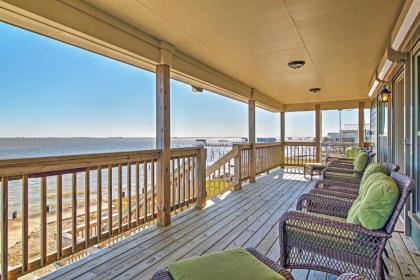 Waterfront New Orleans House with Dock and Lake Views New Orleans