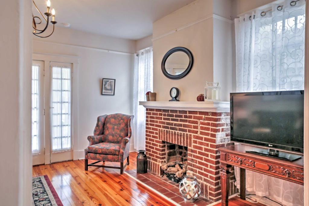 Traditional New Orleans Apt with Porch in River Bend - image 5