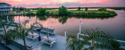 Waterfront Villa with Deck   23 mi to French Quarter New Orleans Louisiana