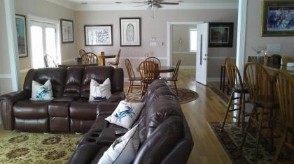 Waterfront Villa with Deck - 23 Mi to French Quarter! - image 3