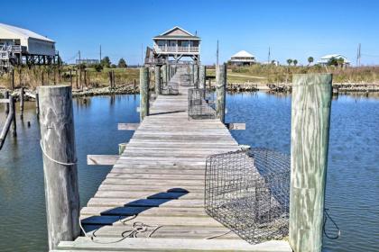 Waterfront New Orleans Home with Private Dock and Pier - image 2