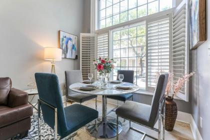 Hosteeva modern Condo Near magazine St  Close to FQ New Orleans Louisiana