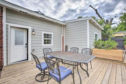 Chic Escape with Furnished Deck Walk to Cafes! - image 18