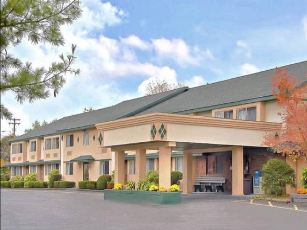 Americas Best Value Inn New Paltz - main image